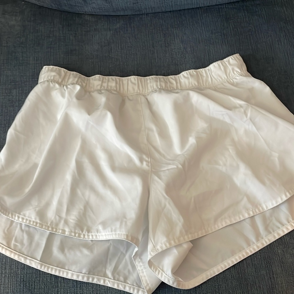 Fabletics  size large athletic shorts in white